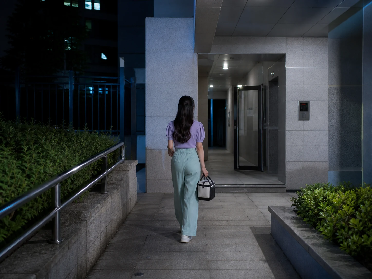 남동구출장마사지 | K초이스24 - 남동구의 주거 건물로 방문하는 20대 여성 케어사